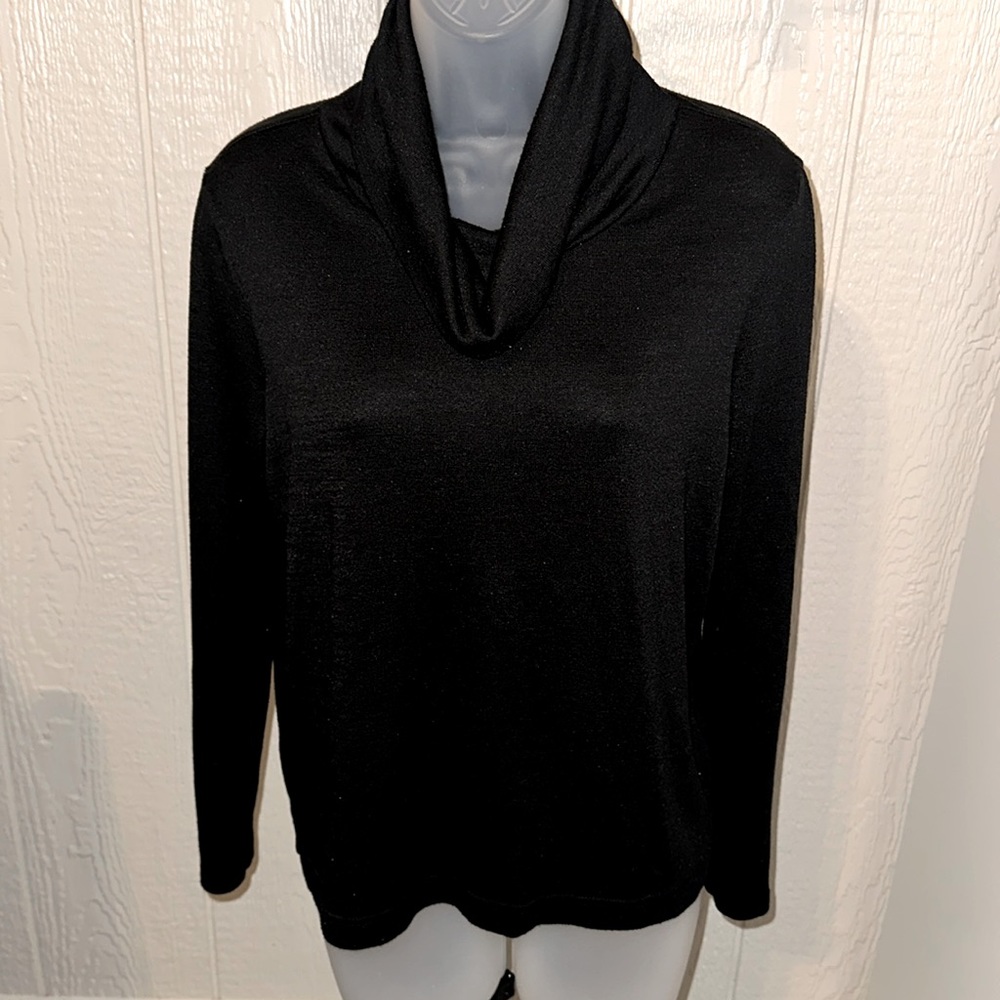 Long sleeve turtleneck shirt